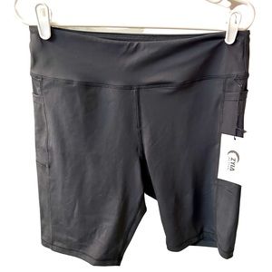 NWT Zyia Black Light N Tight Pocket Hustle Shorts 8” (XXXL)